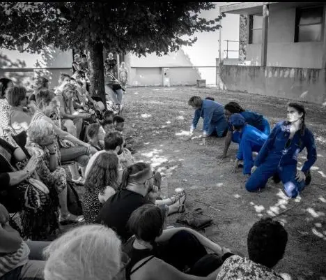 stage théâtre corporel baleine à bascule