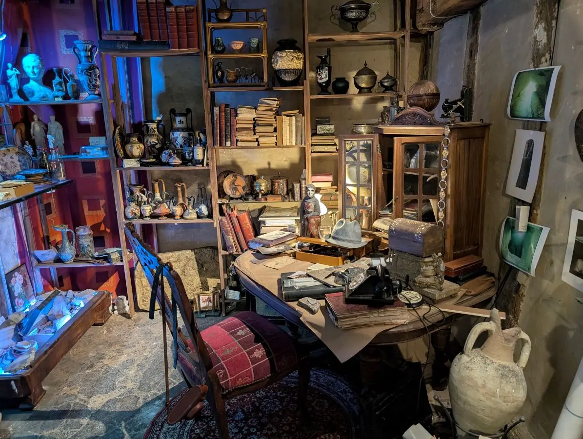 Bureau Georges Edouard Larraincy Galerie des Curiosités Larraincy