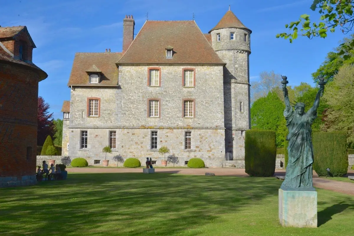 Chateau-de-Vascoeuil---Vue-facade-avant--ACVM