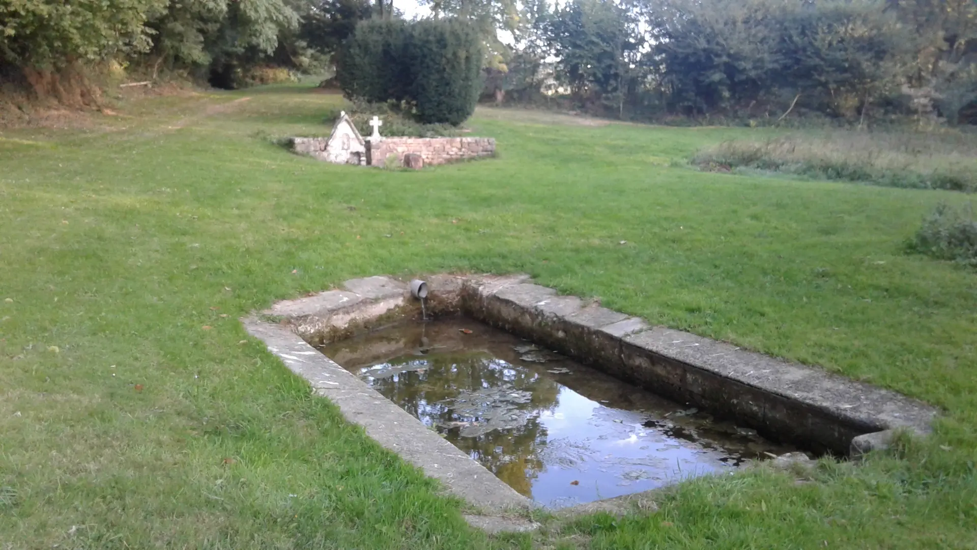 fontaine et lavoir locunole