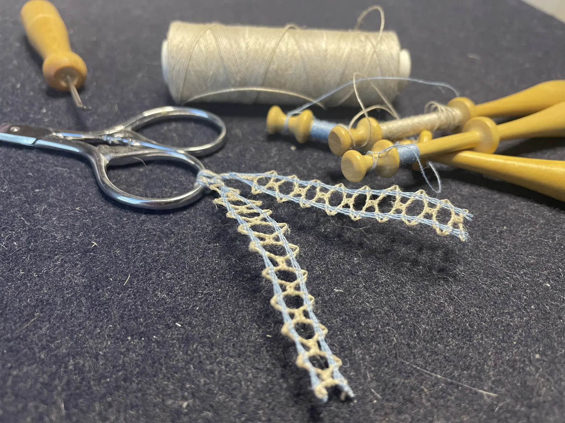 fuseau et ciseau dentelle