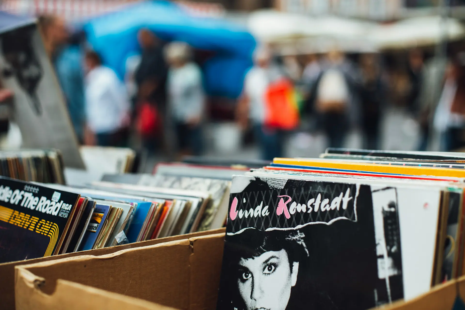 Brocante - Place du Meneyer