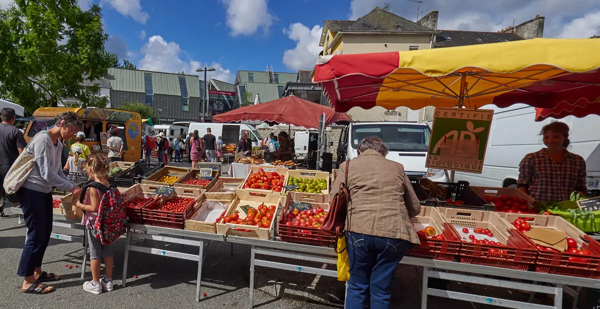 quimper-marche-du-samedi-photo-bernard-galeron-1-1-1
