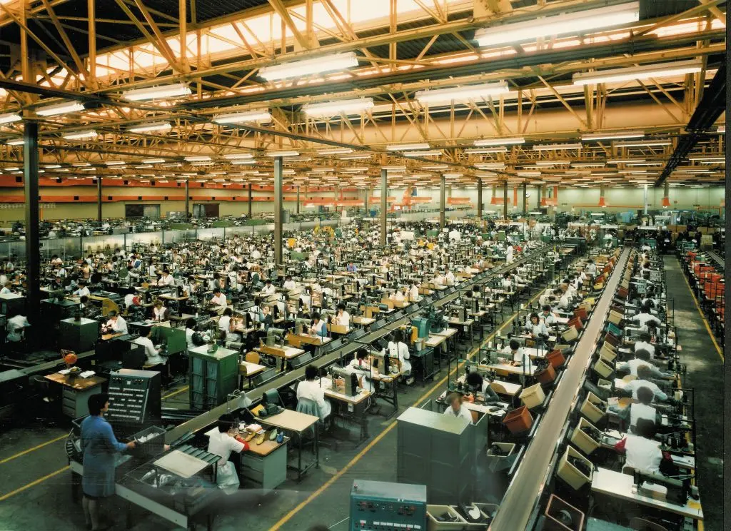 4-au-14-novembre-expo-chaussures-centre-multimedia-neuvic-MarbotThéorat_1965_@Eclancher