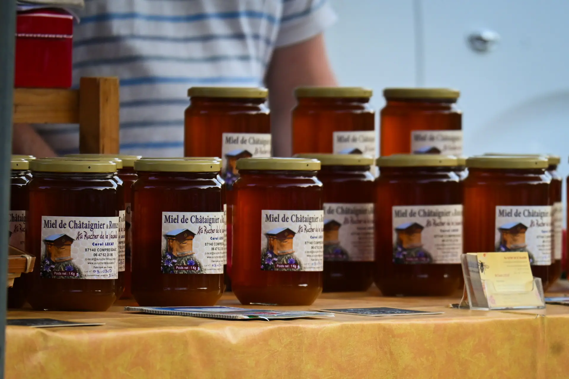 marche-producteurs-artisans-lac-saint-pardoux-38