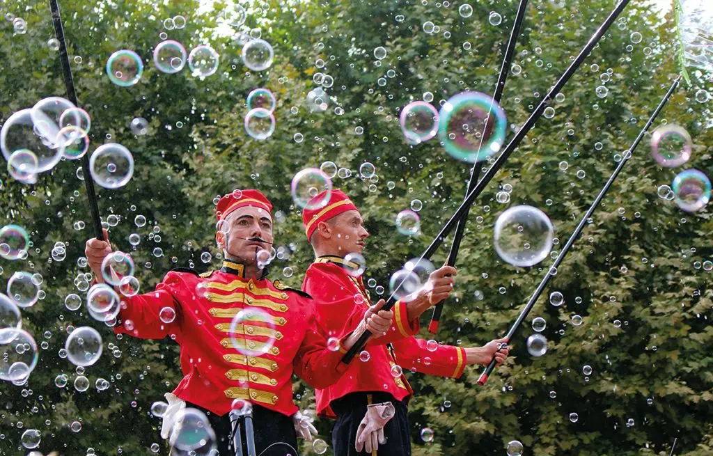 13-decembre-centre-multimedia-neuvic-Les grooms Bullotechnie