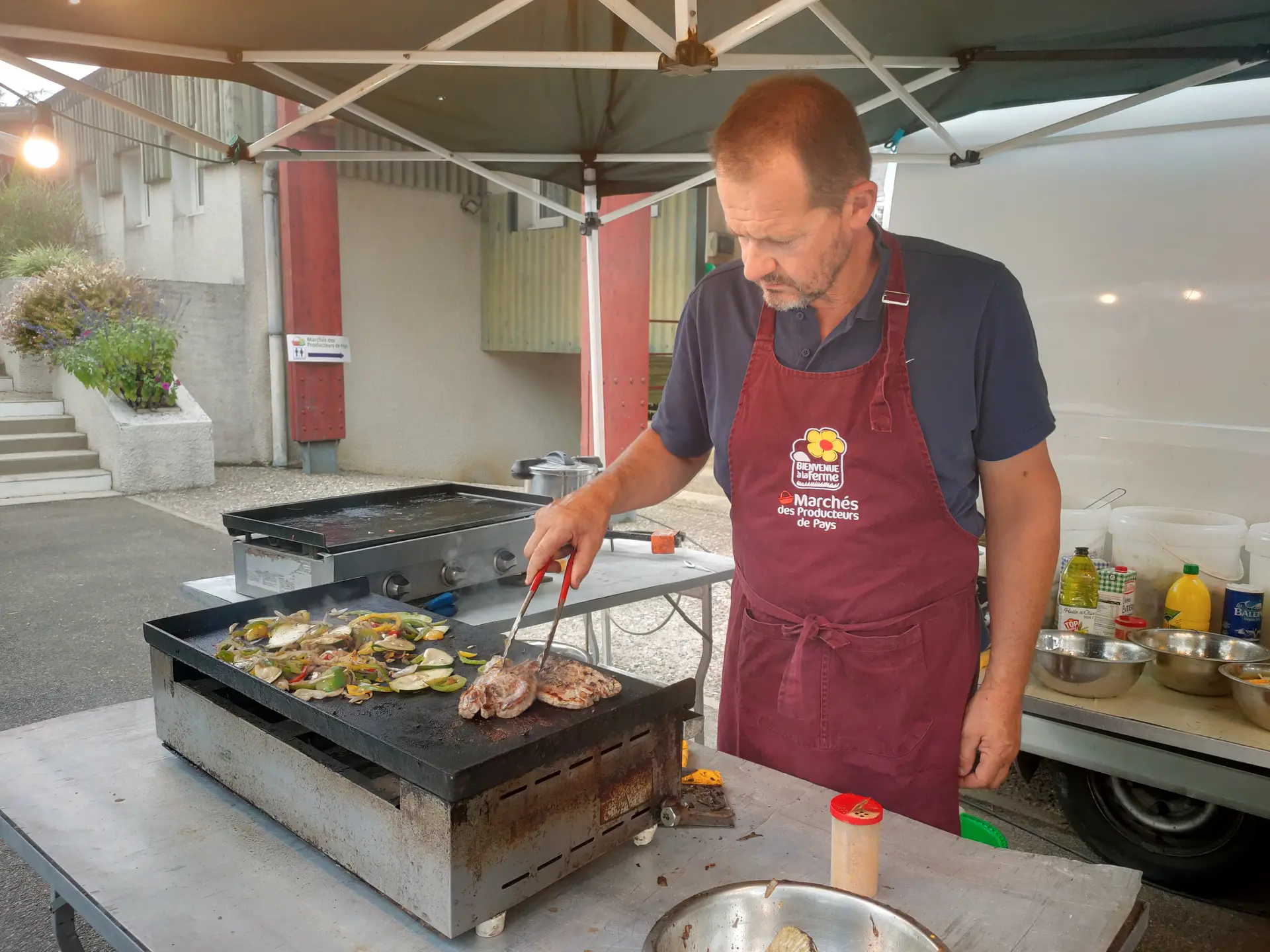 2024- MPP Poyanne - stand ferme de Lhorte-plancha légumes et veau -OTCSD.jpg