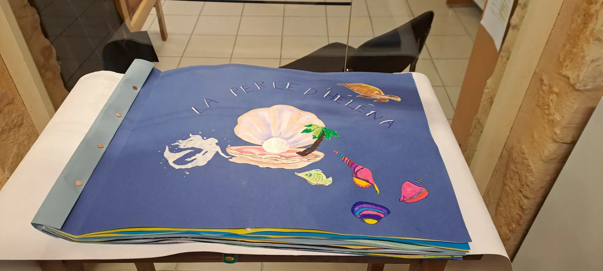 Livre conté la perle d'Héléna