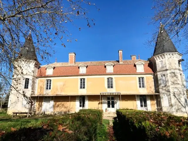 Château des Chauvaux - vue de près