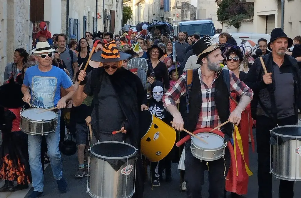 Déambulation halloween eymet Oct (1)