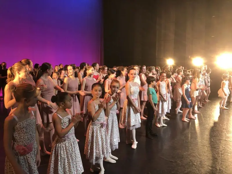 GALA-DANSE--800x600-