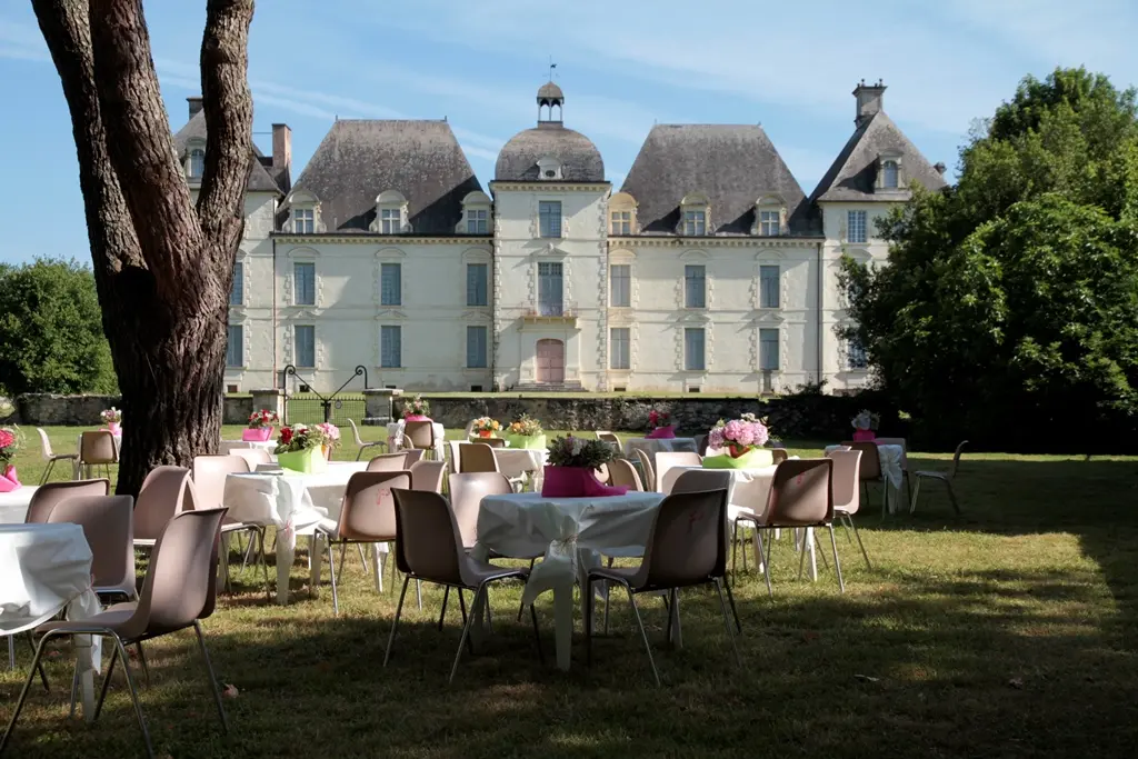 Marché créations Poyanne - château