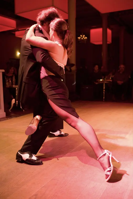 Tango 2