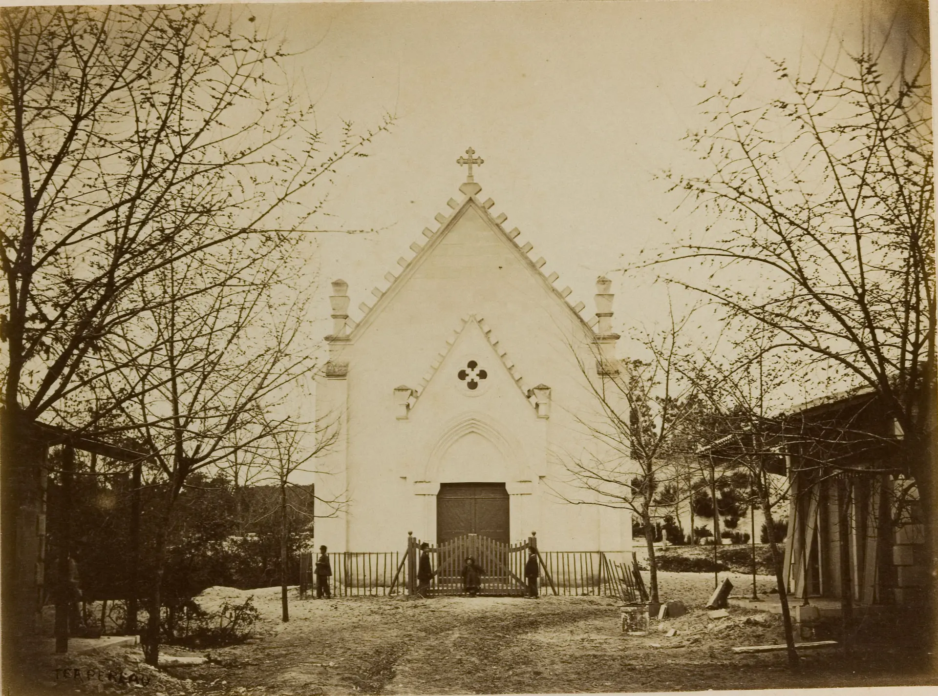 Temple - Autour de la Place Claude Bouscau
