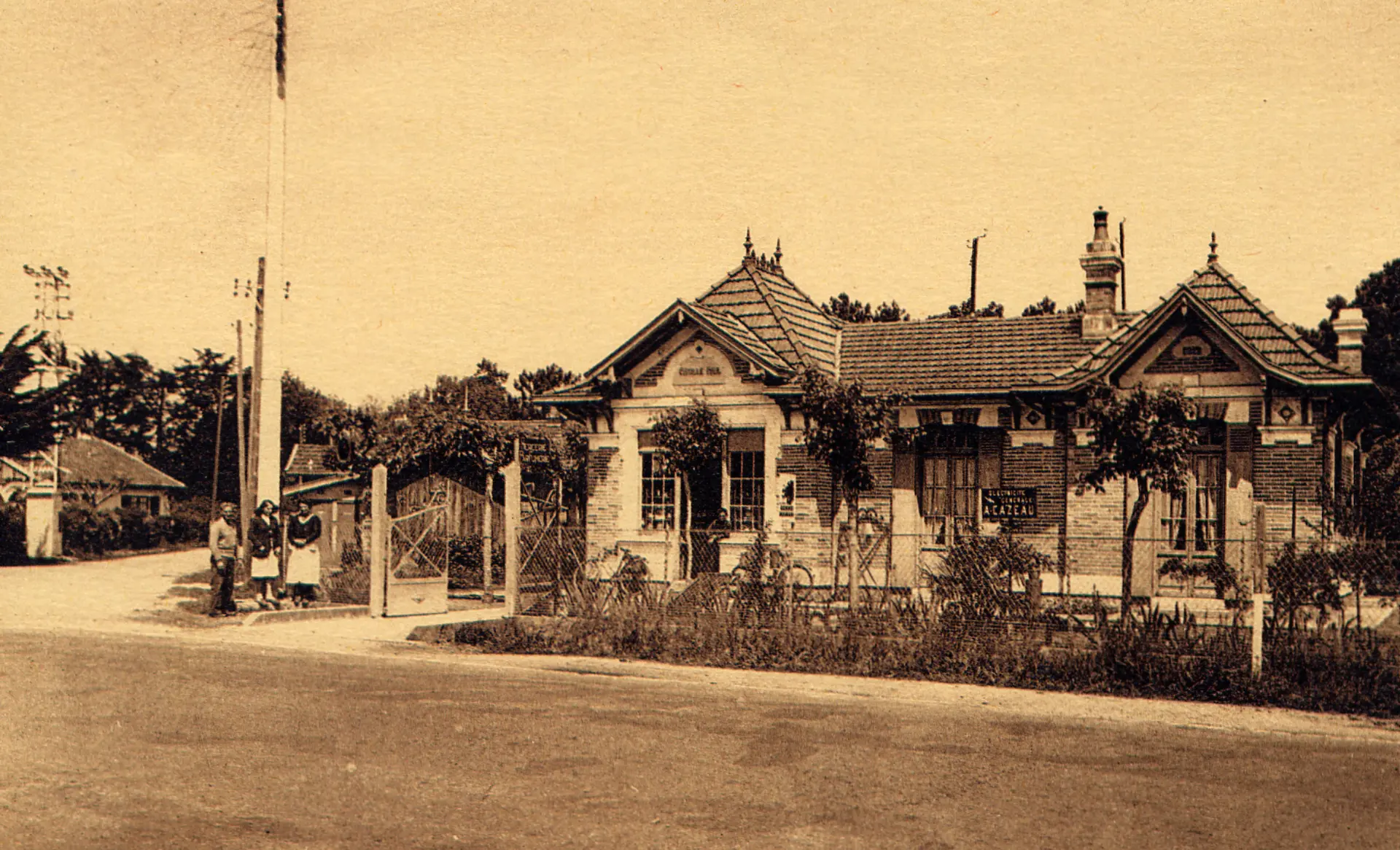 Villa angle Tassigny et avenue de la Plage - Actuellement Office de Tourisme de Gujan-Mestras