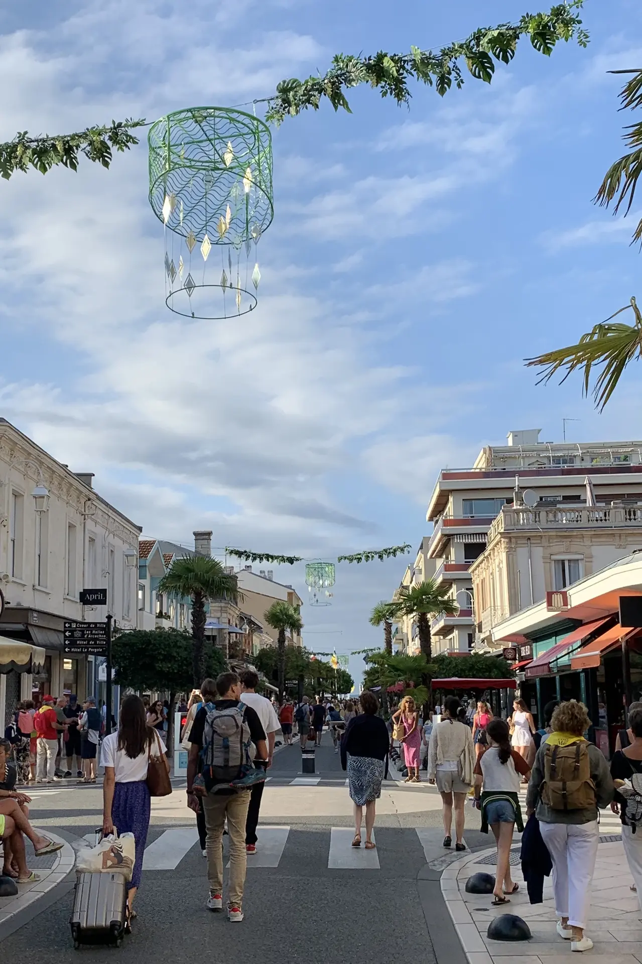 centre-ville_pietonnisation_gambetta_valise_lycielh