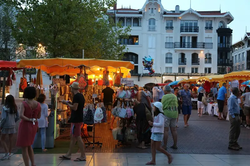 marche nocturne @mairie d'arcachon