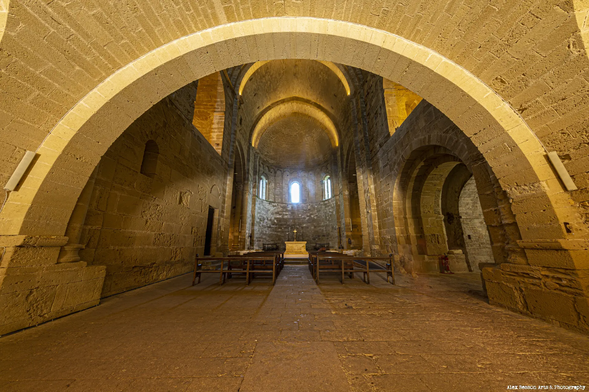 2021 CATHEDRALE INTERIEUR 1