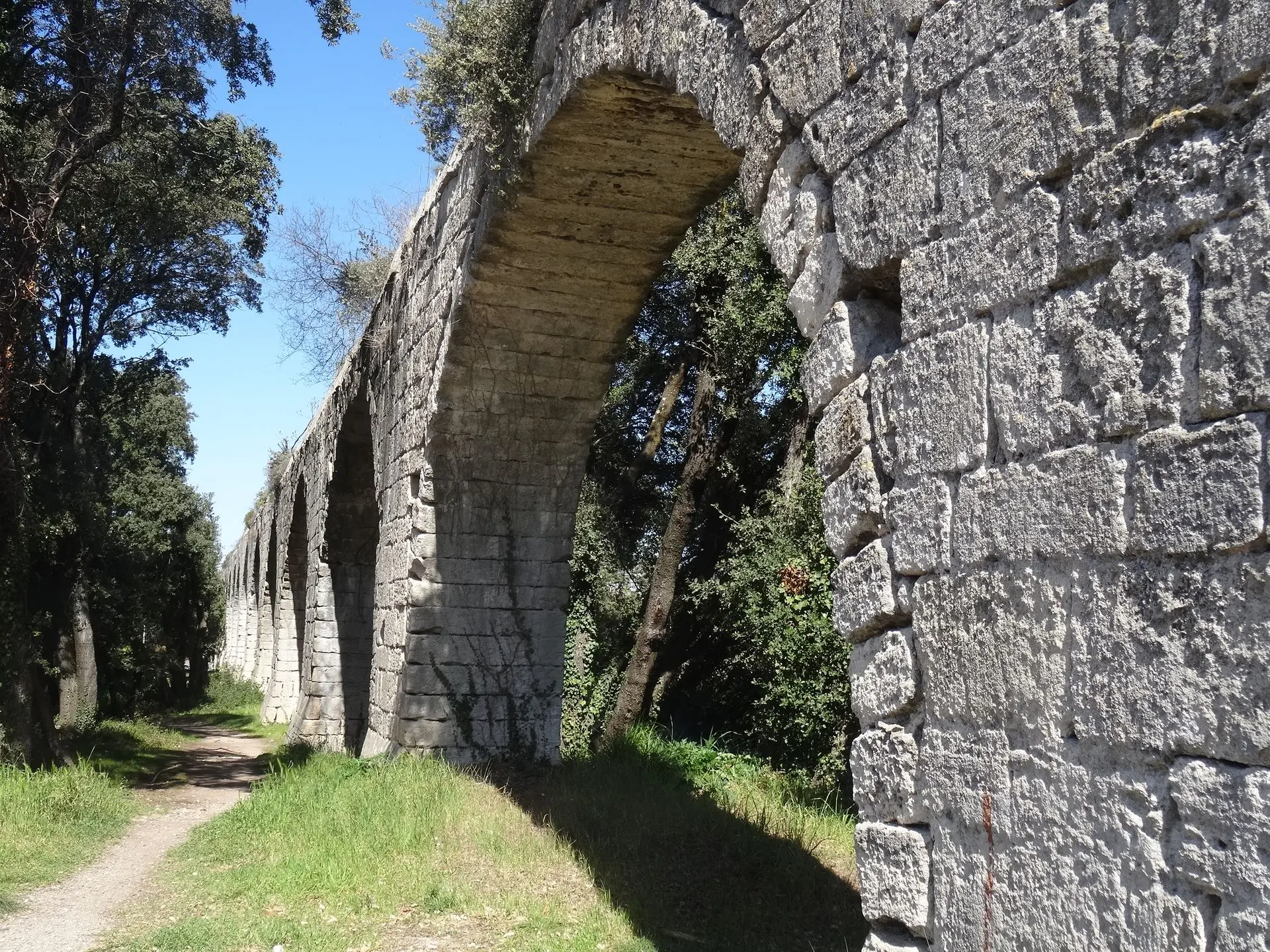 Aqueduc_Castries_1 - M_Sanz