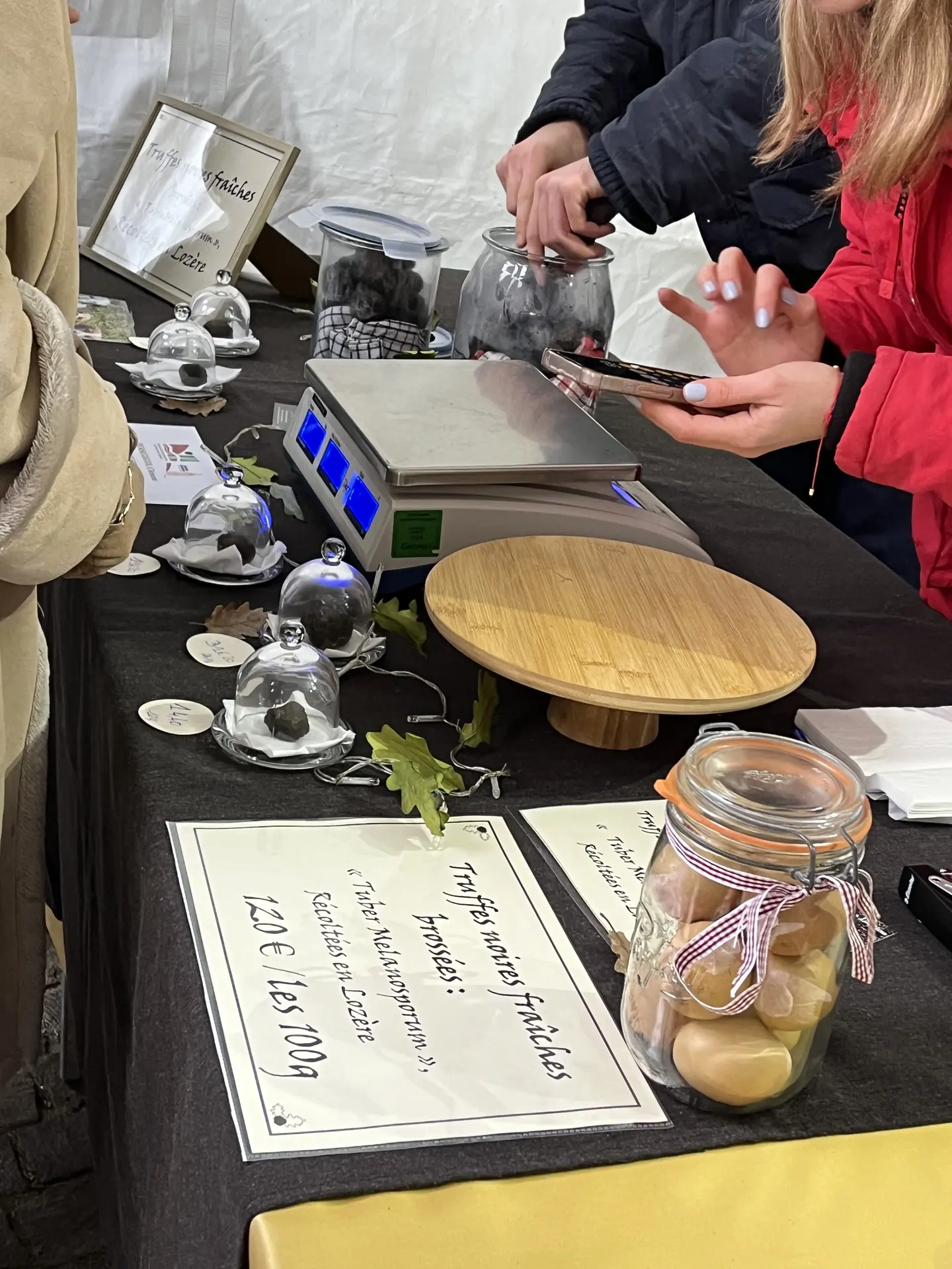 FÊTE DE LA TRUFFE À SAINT-GENIÈS-DES-MOURGUES