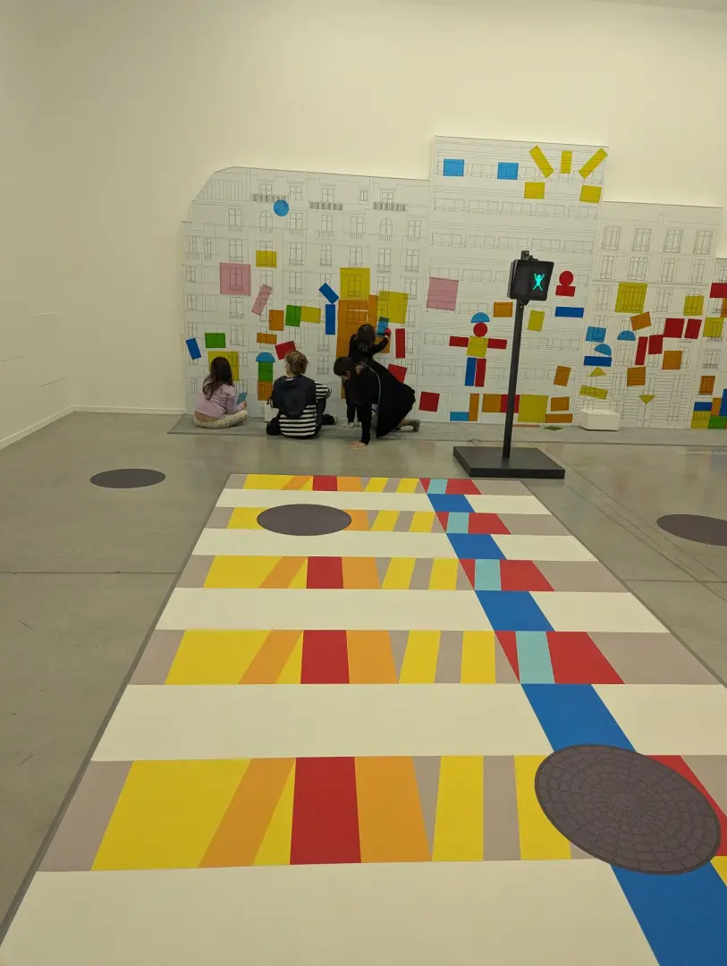 Une maquette géante poétique et ludique imaginée par l’architecte et artiste Sar