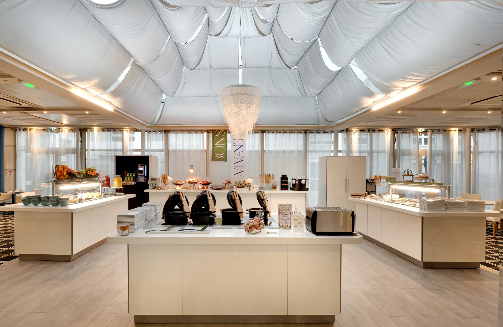 Restaurant Ambassador format pet