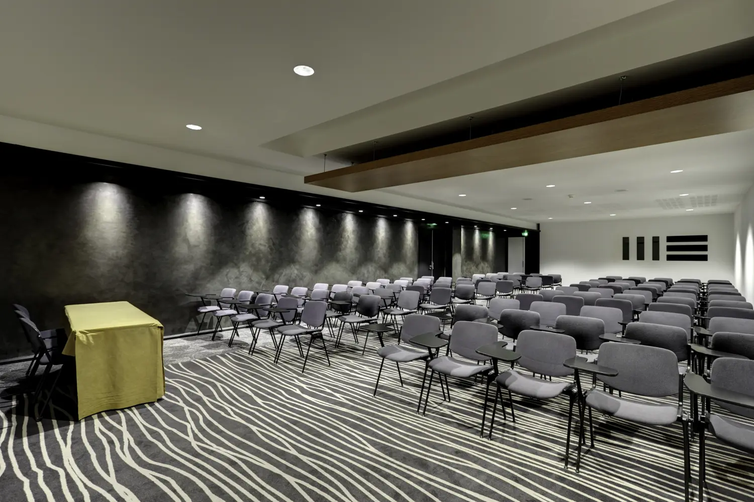SULLY-CONFERENCE-01