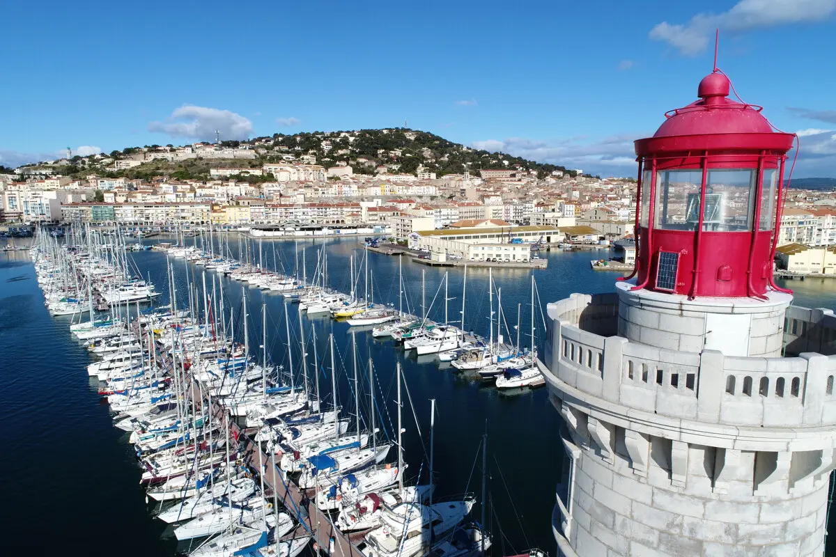 Vue_aerienne_Sete_phare__port_de_plaisance_et_saint_clair-G_DELOYE_OT-THAU-20103-1200px