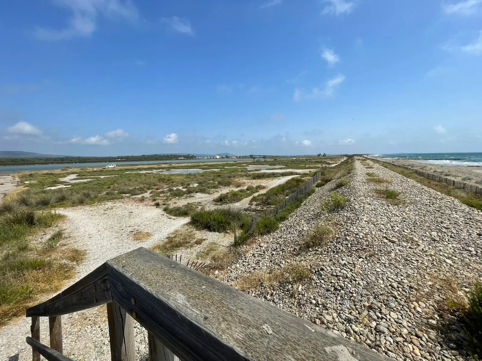 frontignan-plage-près-salés-et-digue