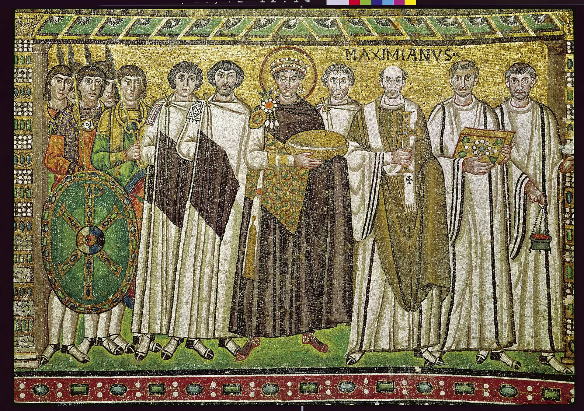 h5.1.gui.mosaique-empereur-bouclier