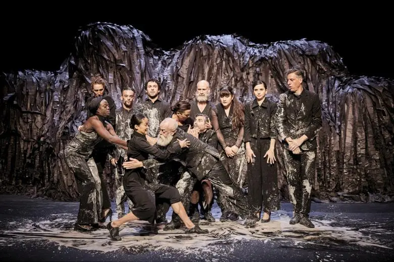 qui-somcchristophe-raynaud-de-lage-2220-px