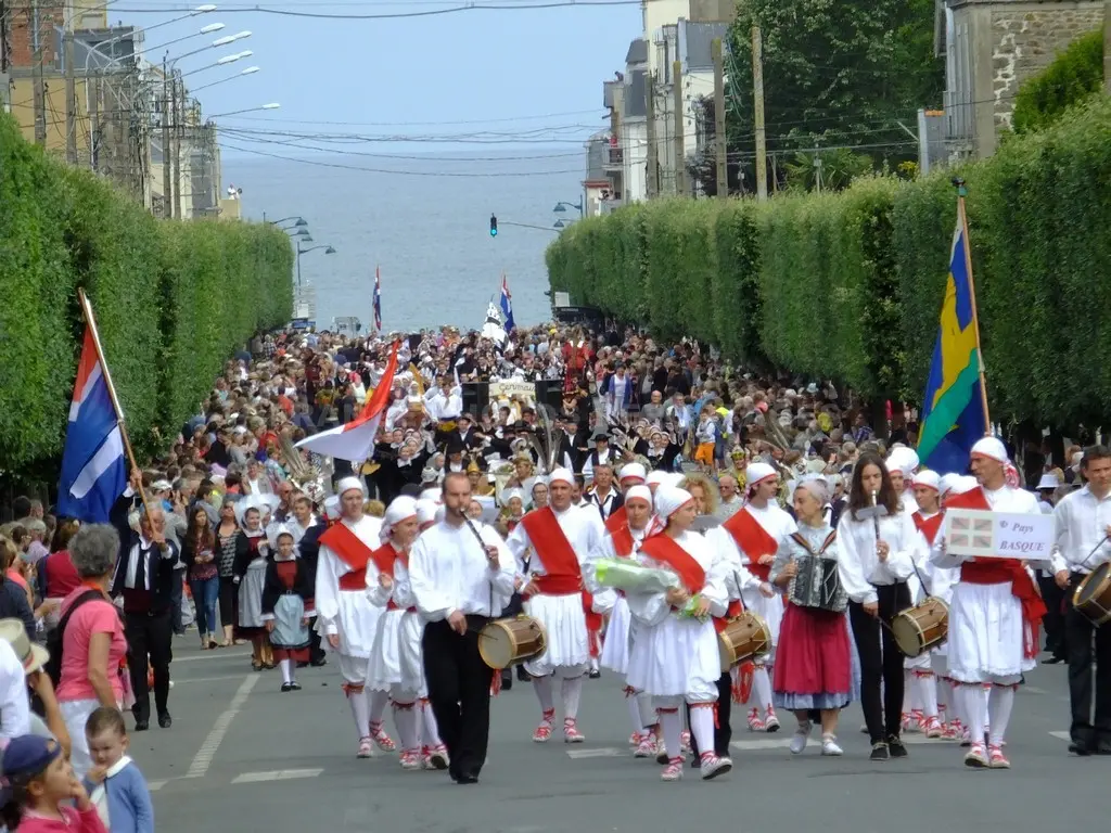 ©Folklores du Monde (3)