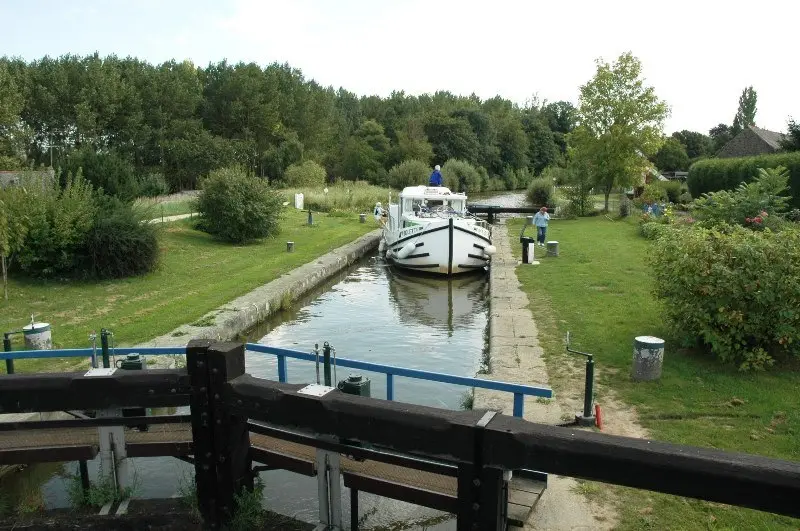 ©P Choleau Canal à Tinténiac