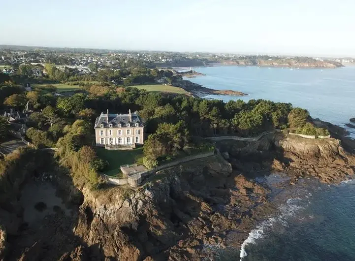 Chateau Hébert