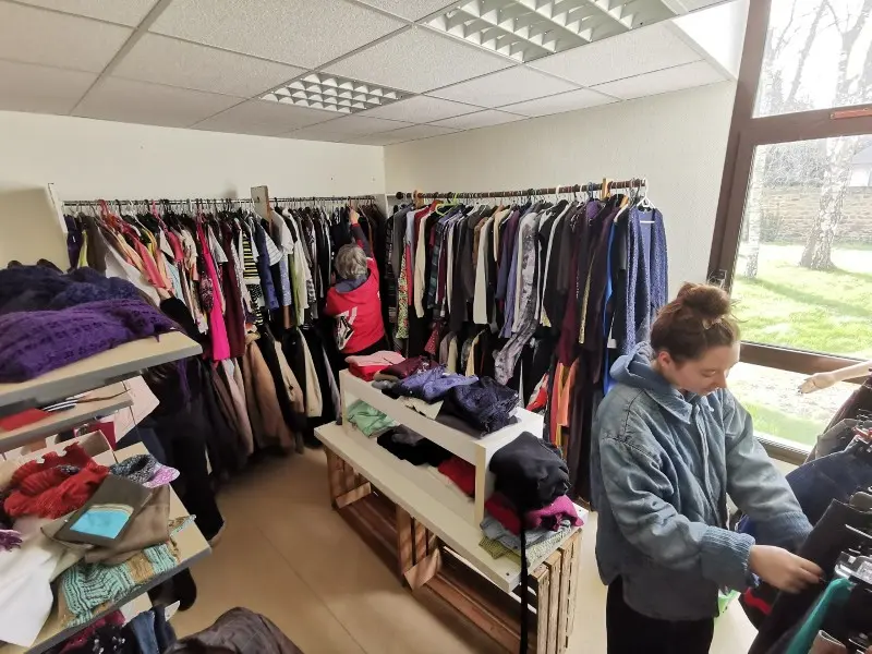 Ré-emploi de vêtements - Recyclerie Recycl'Roch