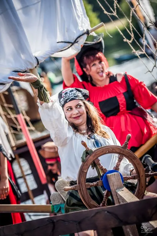 Radeau les pirates Athee sur Cher - Jour de Cher 2023 web - par Fabien Garou Photographie-5