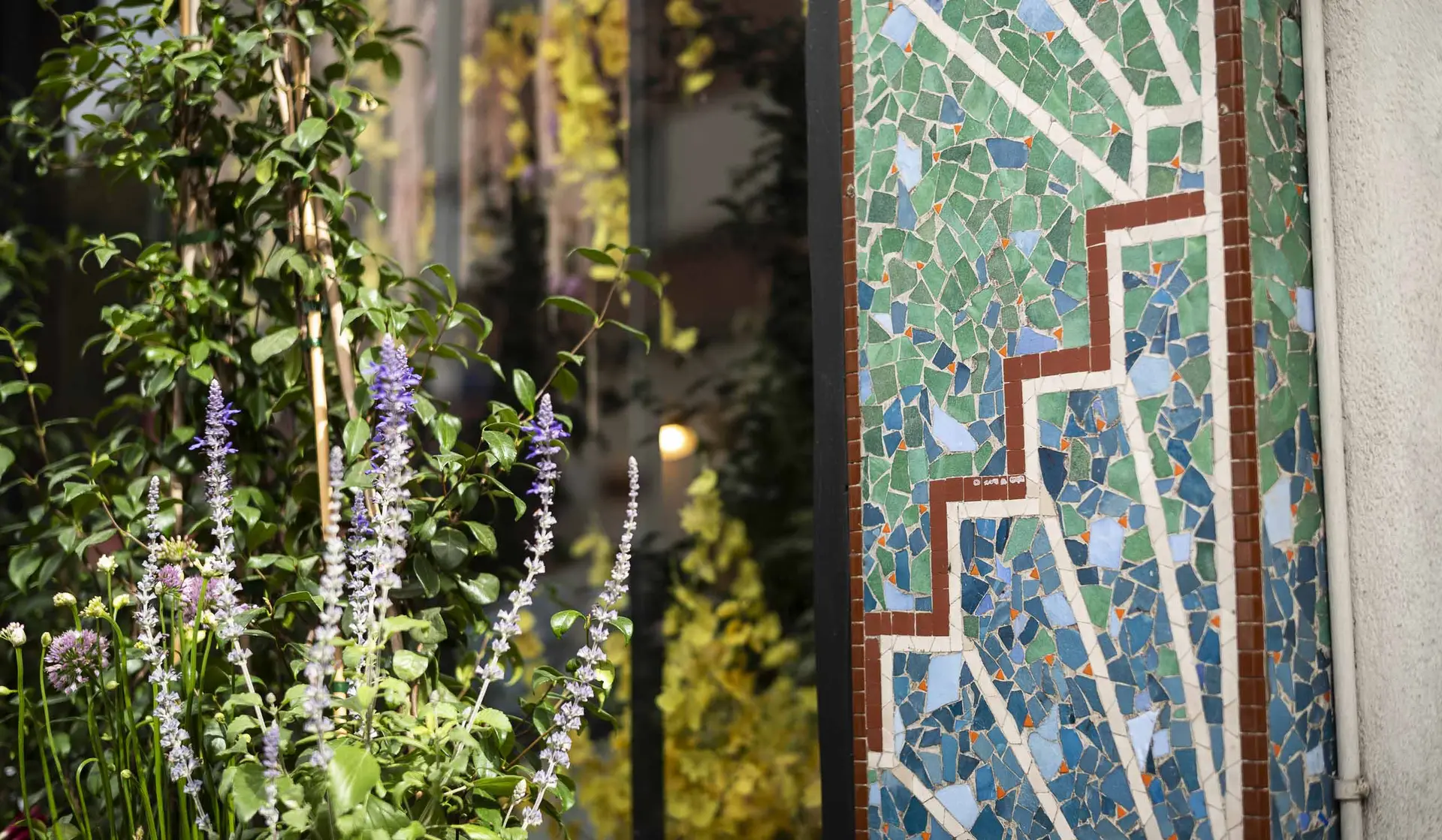 20250705-mosai-que-fleuriste-8-rue-courteline-ville-de-tours-f-lafite-02-211754