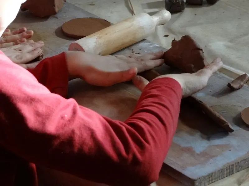 2304 - La main du génie - © Les Musées Chinon Vienne et Loire