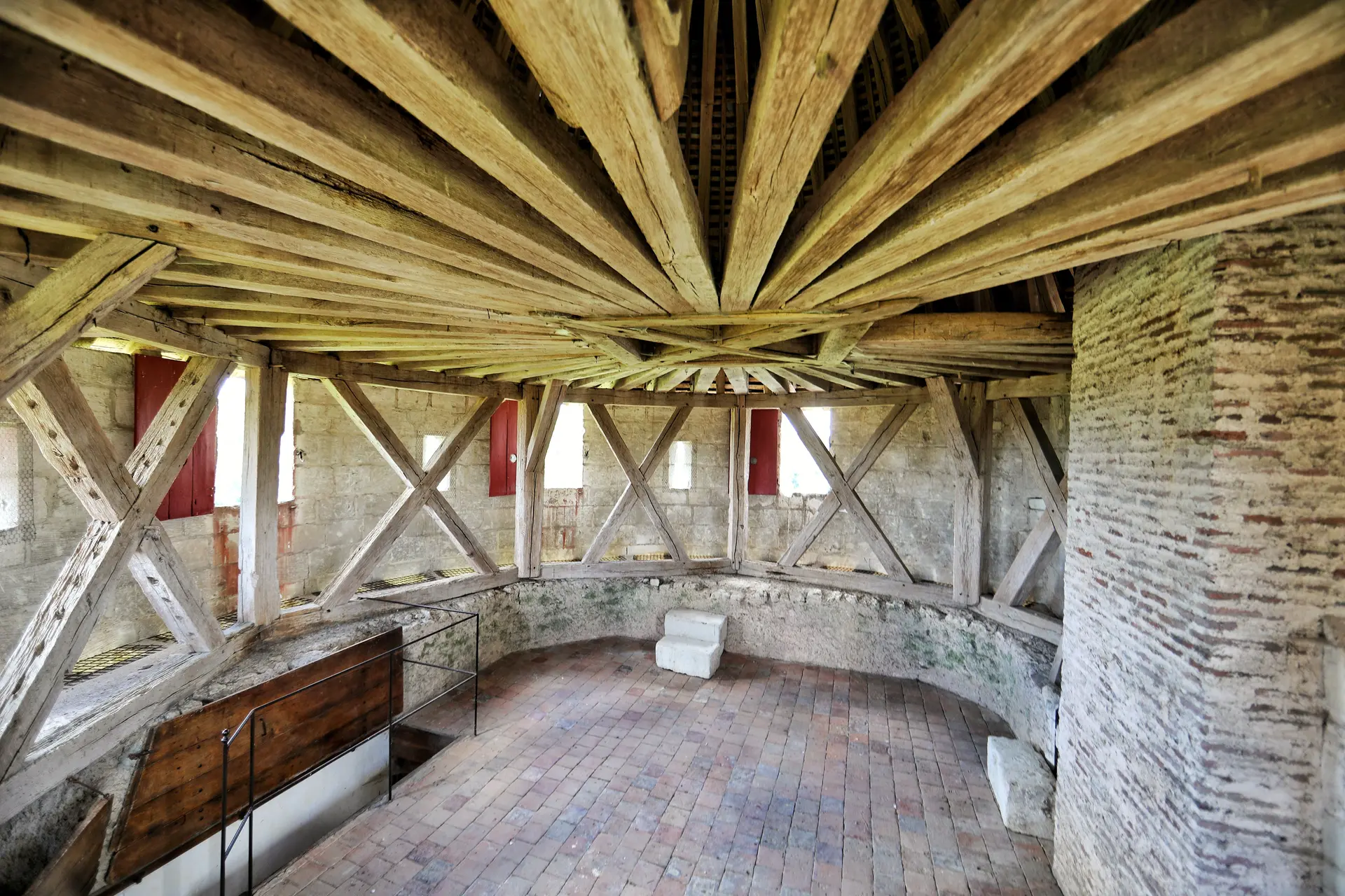 visite-insolite-tour-interieur-chateau-montpoupon-pierre-holley