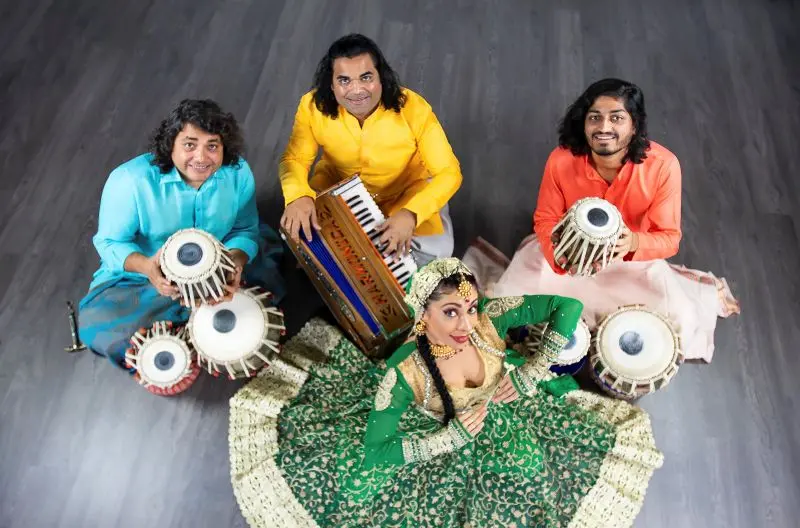 Bollywood_Geraldine Aresteanu