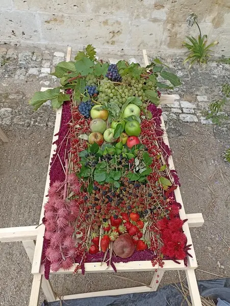 Brancard de fruits pour Saint Fiacre