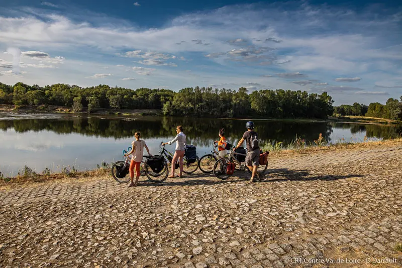 Les quais de Bréhémont. Boucle vélo n°20 : au fil de l'eau