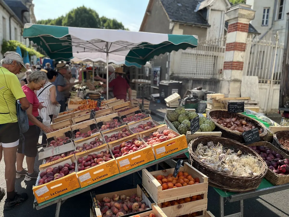 CHINON- Marché hedomadaire du jeudi - 150633 - OT ACVL VAYER Audrey.jpeg.jpeg