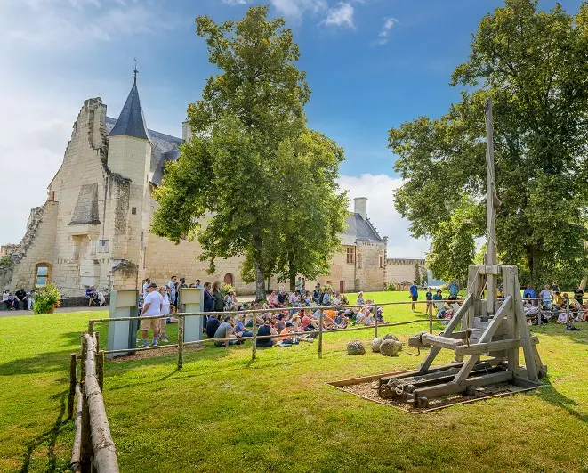 Demonstration_epees_Forteresse_Chinon_Credit_ADT_Touraine_JC_Coutand-2031-12