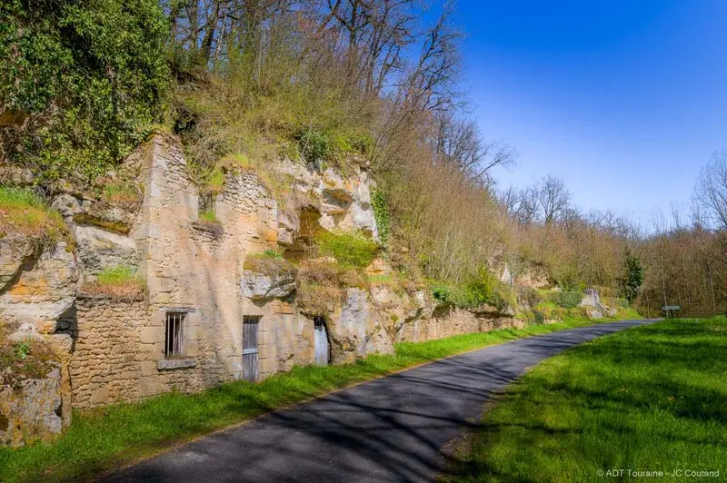 Les troglos de la vallée de Courtineau