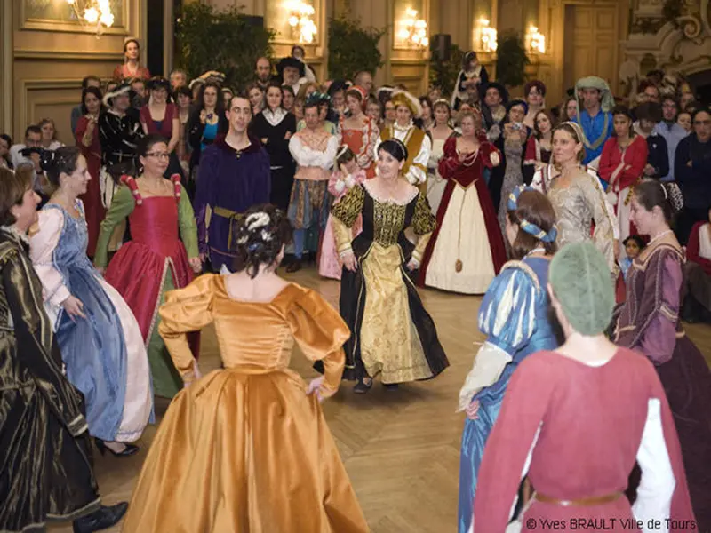 bal-renaissance-Tours