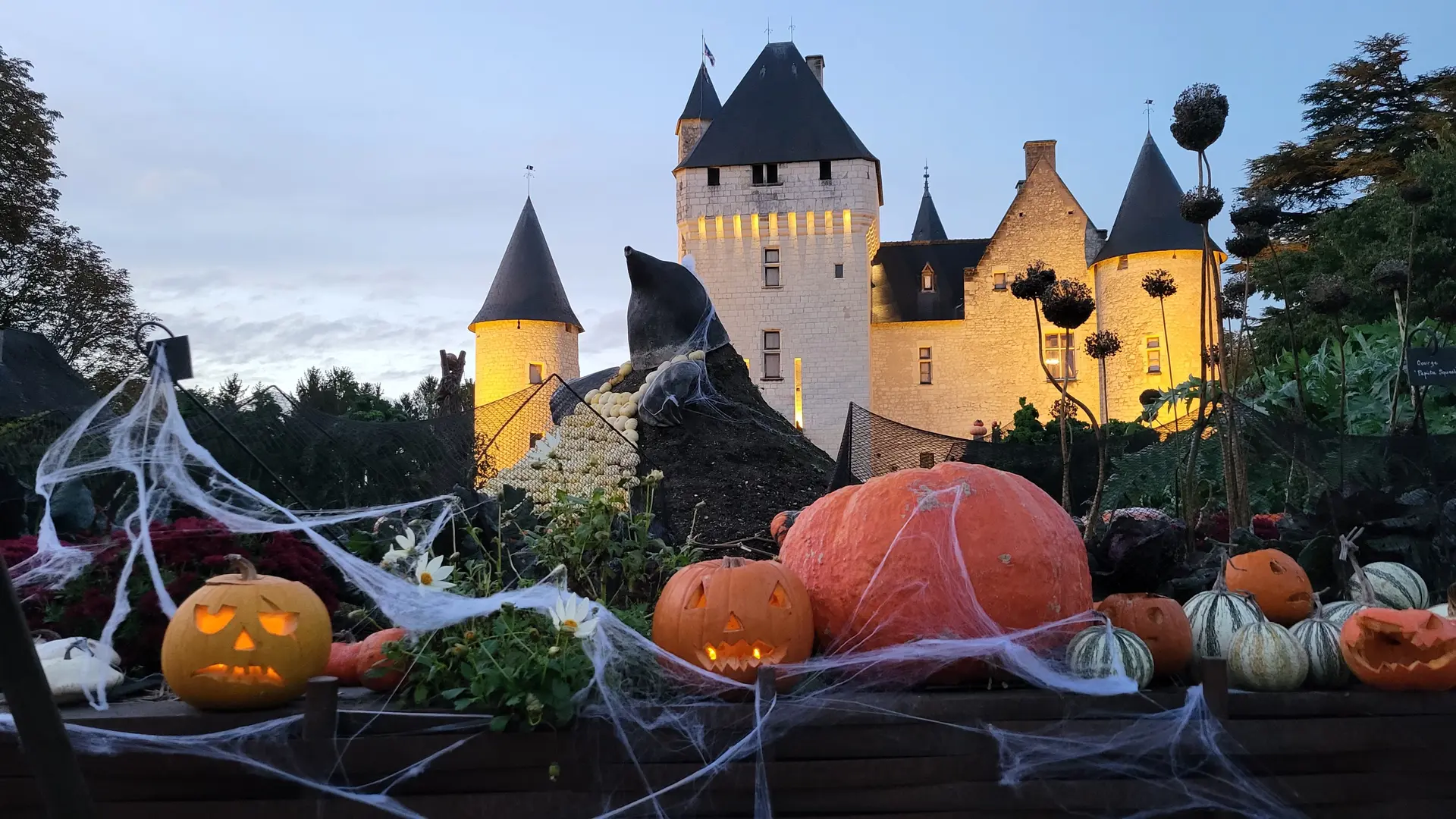 chateaudurivau_halloween_deco_potager_donjon (31)