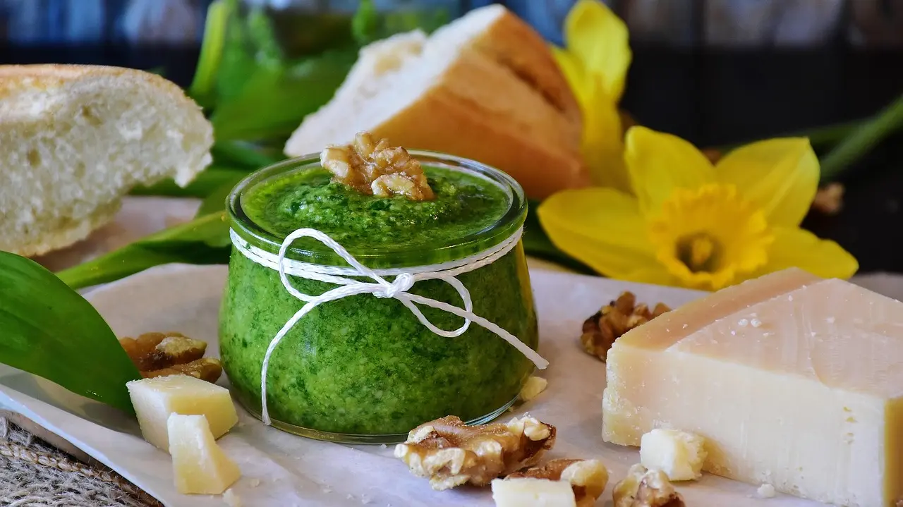 pesto-2152234_1280