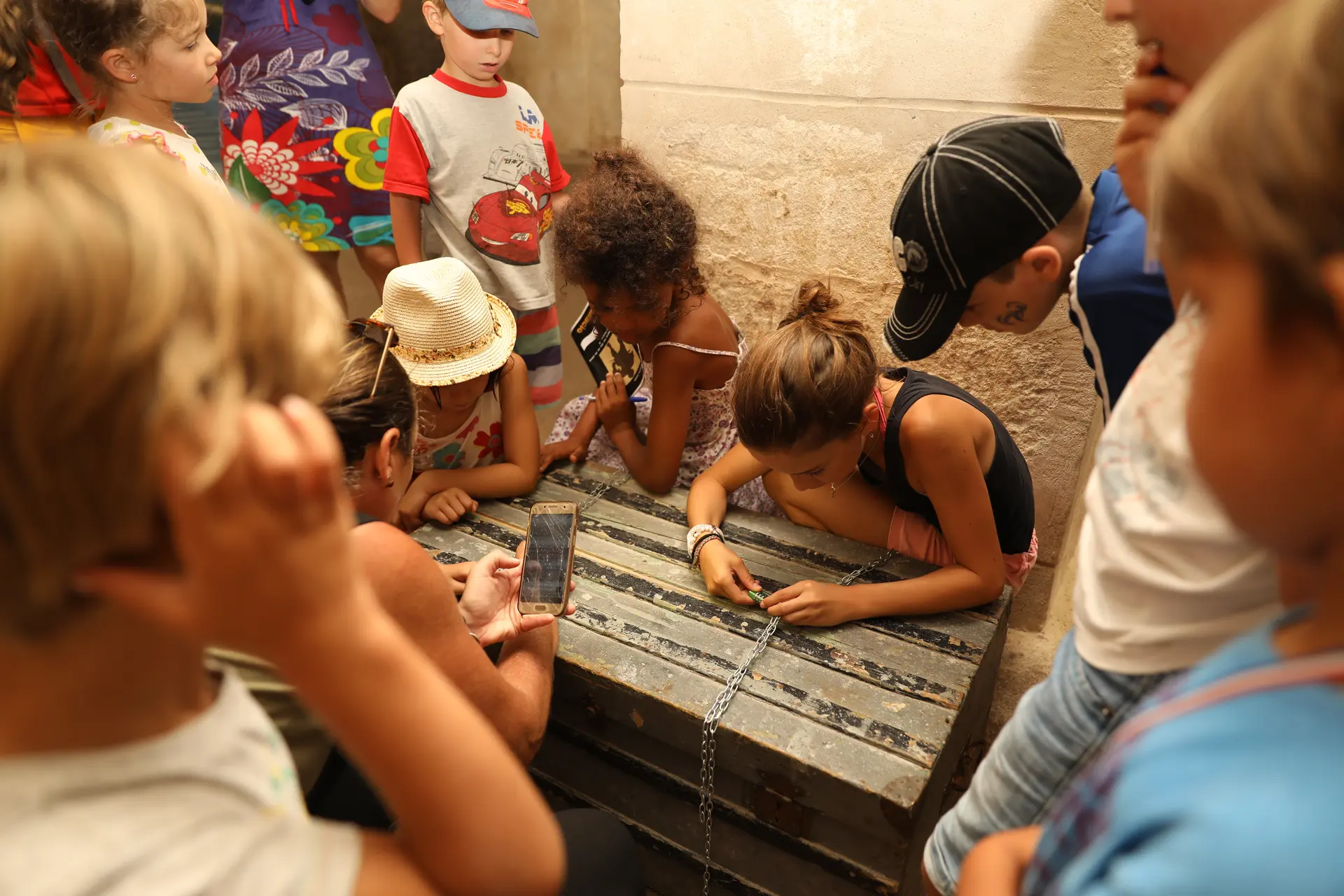 Visite_guidée_enfants_coffre_trésor_Bonifacio_OMTB_G.Allena
