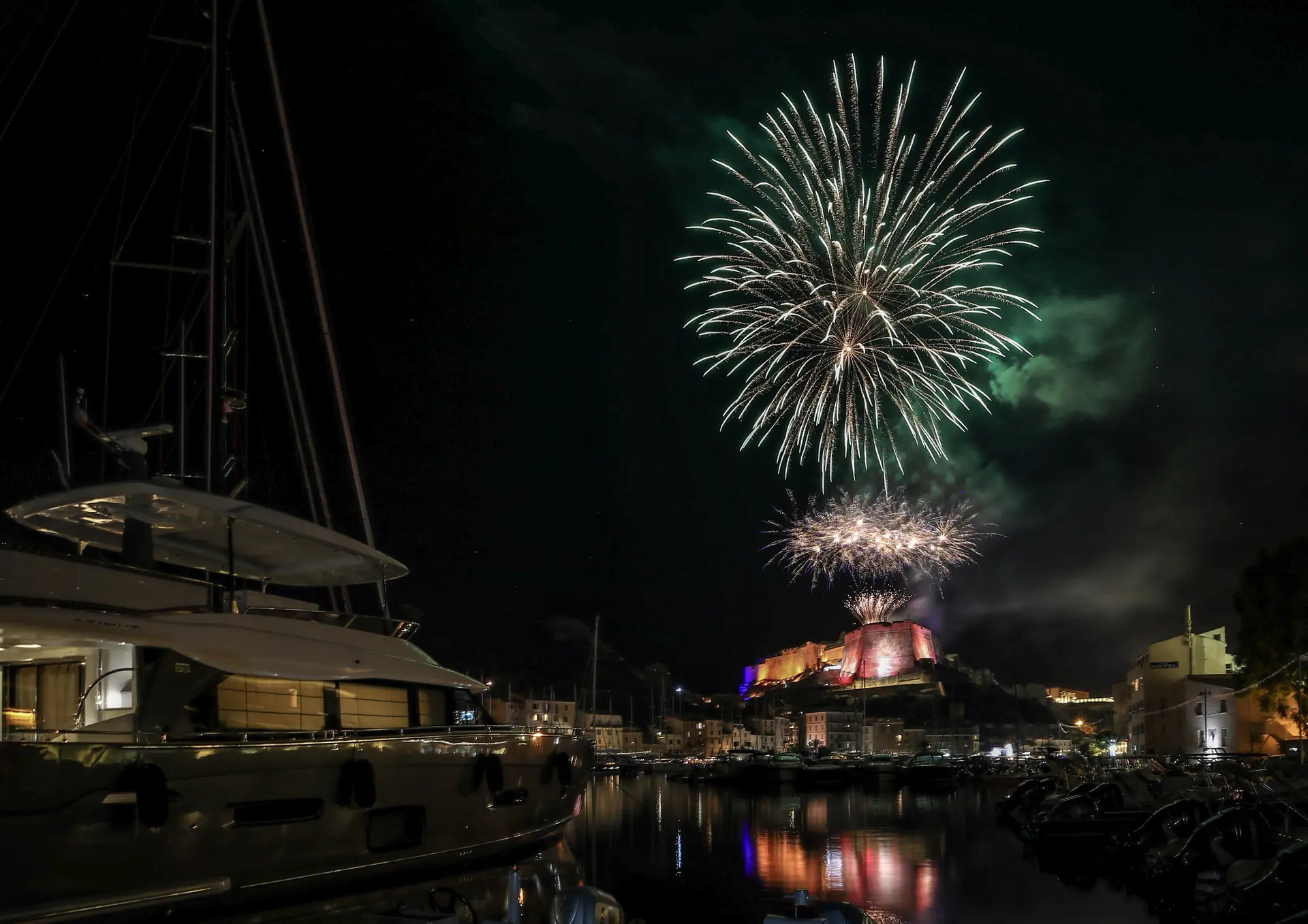 Feu d'artifice à Bonifacio